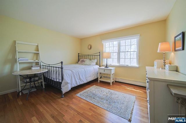 412 Eric Lane, Northvale, NJ 07647
