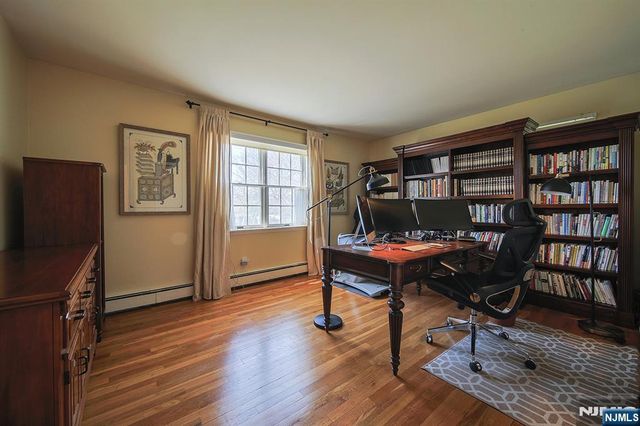 412 Eric Lane, Northvale, NJ 07647