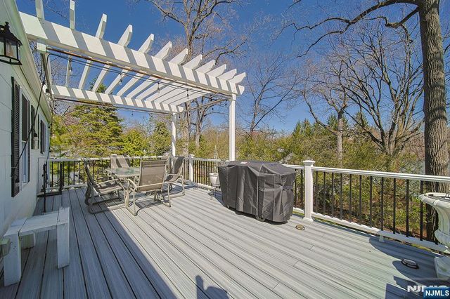 412 Eric Lane, Northvale, NJ 07647