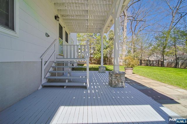 412 Eric Lane, Northvale, NJ 07647