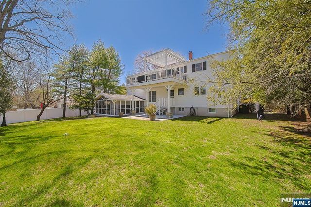 412 Eric Lane, Northvale, NJ 07647