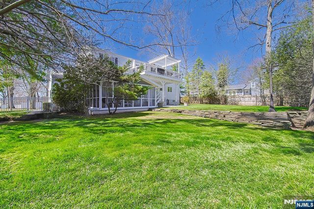 412 Eric Lane, Northvale, NJ 07647