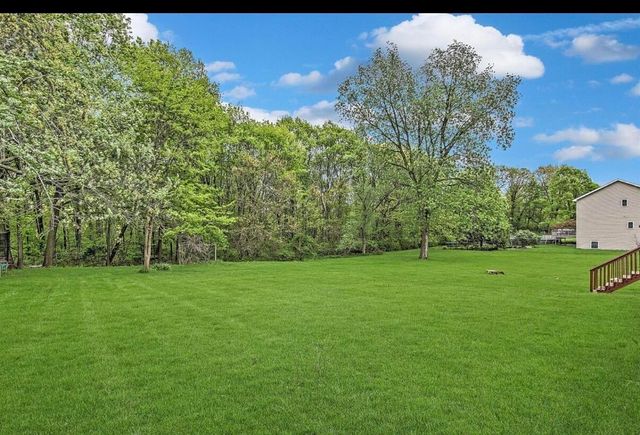 3649 Saint Andrew's Court, Crown Point, IN 46307