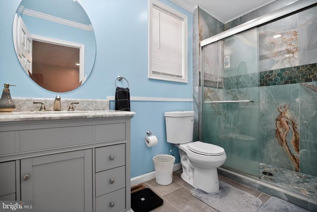 8906 SYLVIA LN, Philadelphia, PA 19115