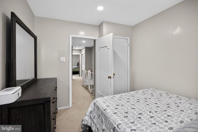 8906 SYLVIA LN, Philadelphia, PA 19115