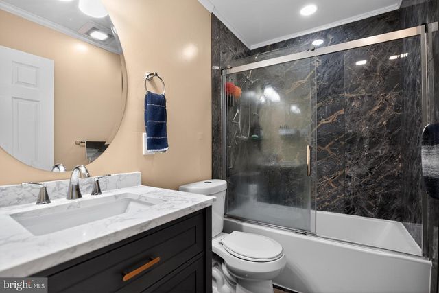 8906 SYLVIA LN, Philadelphia, PA 19115