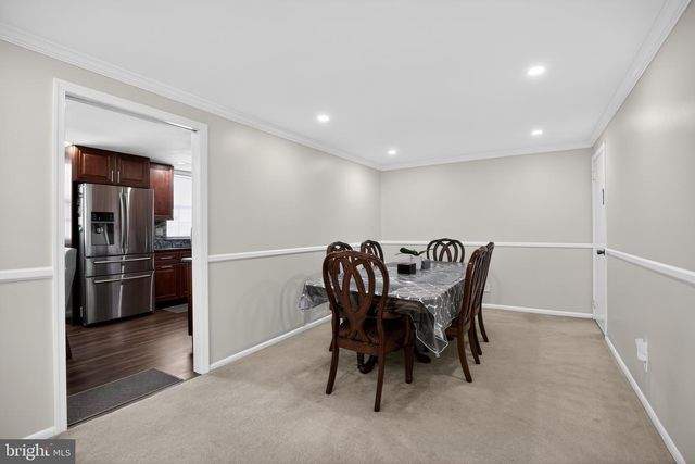 8906 SYLVIA LN, Philadelphia, PA 19115