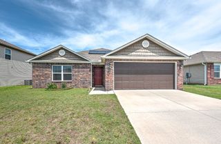 1760 Forest Drive, Centerton, AR 72719