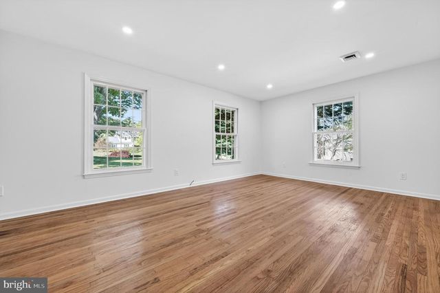 21 COLLEGEVIEW DR, Malvern, PA 19355