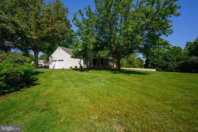 21 COLLEGEVIEW DR, Malvern, PA 19355