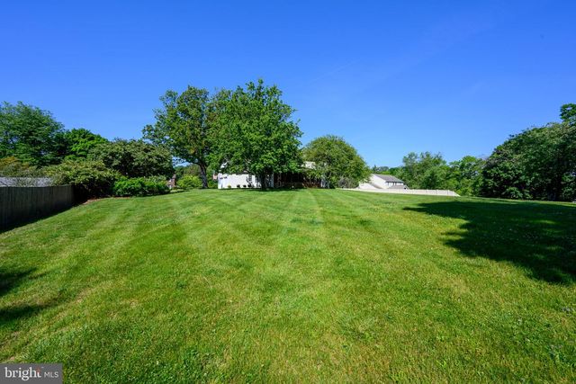 21 COLLEGEVIEW DR, Malvern, PA 19355
