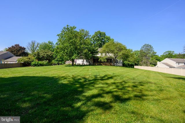 21 COLLEGEVIEW DR, Malvern, PA 19355