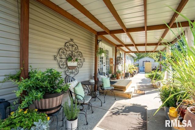 516 S 8TH Street, Herrin, IL 62948