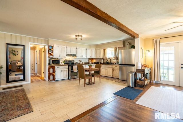 516 S 8TH Street, Herrin, IL 62948