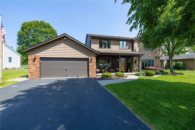 88 Northampton Circle, Greece, NY 14612