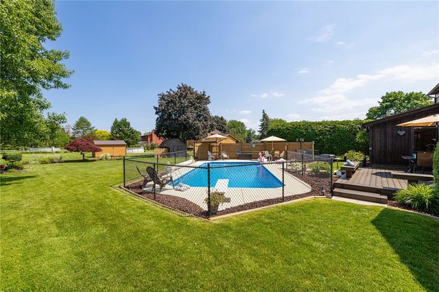 88 Northampton Circle, Greece, NY 14612