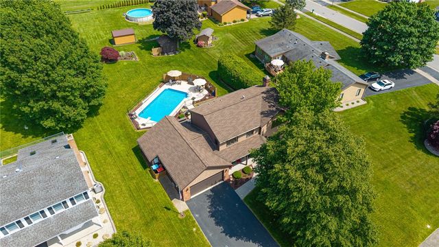 88 Northampton Circle, Greece, NY 14612