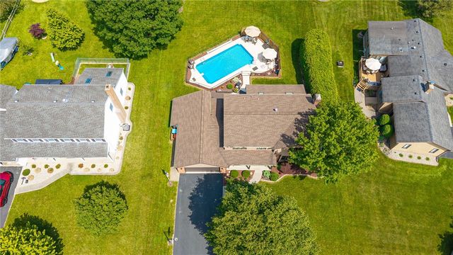 88 Northampton Circle, Greece, NY 14612