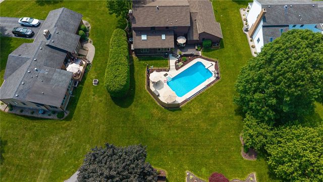 88 Northampton Circle, Greece, NY 14612
