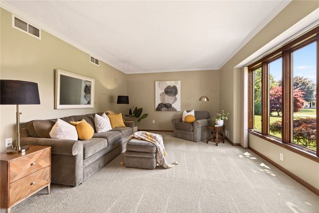 88 Northampton Circle, Greece, NY 14612