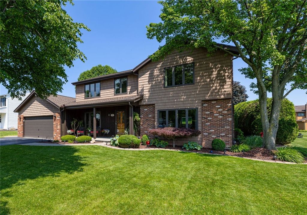 88 Northampton Circle, Greece, NY 14612