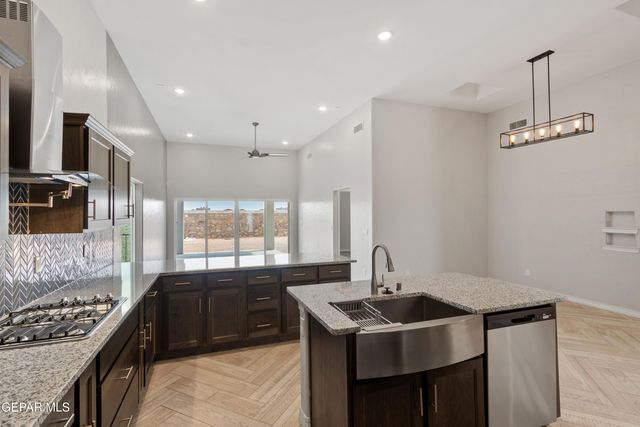 3877 Bubble Place, El Paso, TX 79938