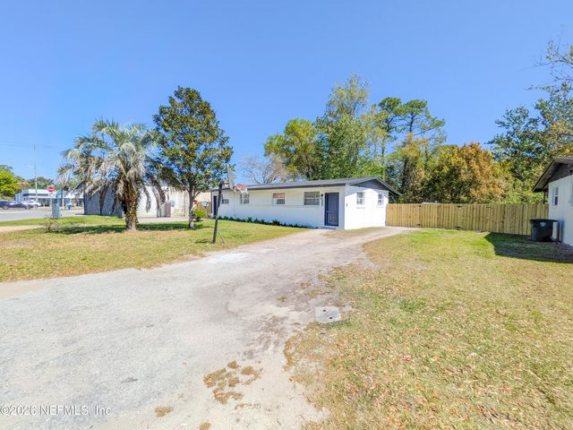 1613 BROOKVIEW Drive S, Jacksonville, FL 32246