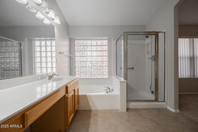 4284 E HARWELL Court, Gilbert, AZ 85234