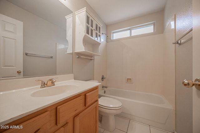 4284 E HARWELL Court, Gilbert, AZ 85234