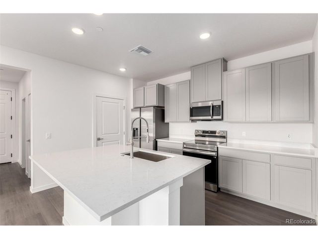 6153 N Ceylon St 4-308, Denver, CO 80249