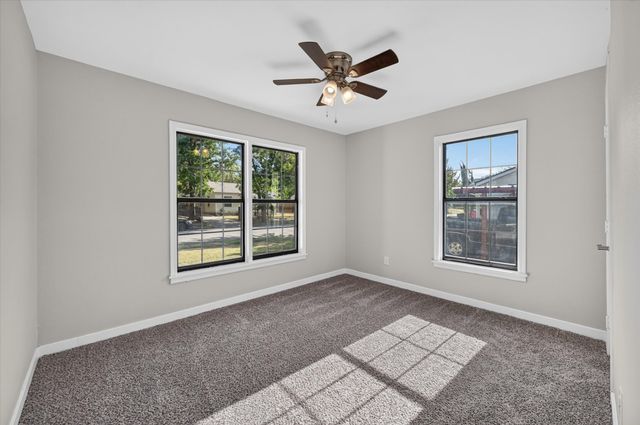 2520 Vera Cruz Street, Fort Worth, TX 76106