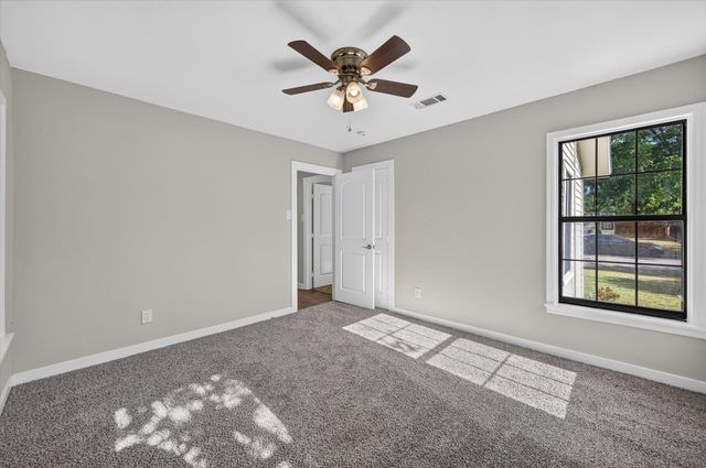 2520 Vera Cruz Street, Fort Worth, TX 76106