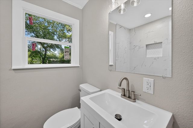 2520 Vera Cruz Street, Fort Worth, TX 76106