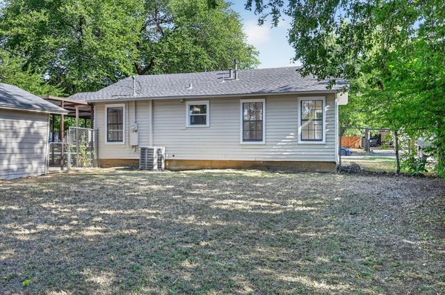 2520 Vera Cruz Street, Fort Worth, TX 76106
