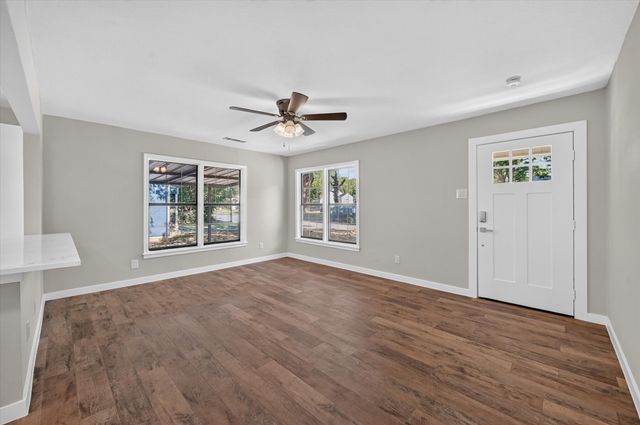 2520 Vera Cruz Street, Fort Worth, TX 76106
