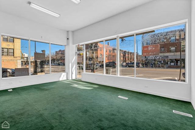 4552 N Western Avenue, Chicago, IL 60625