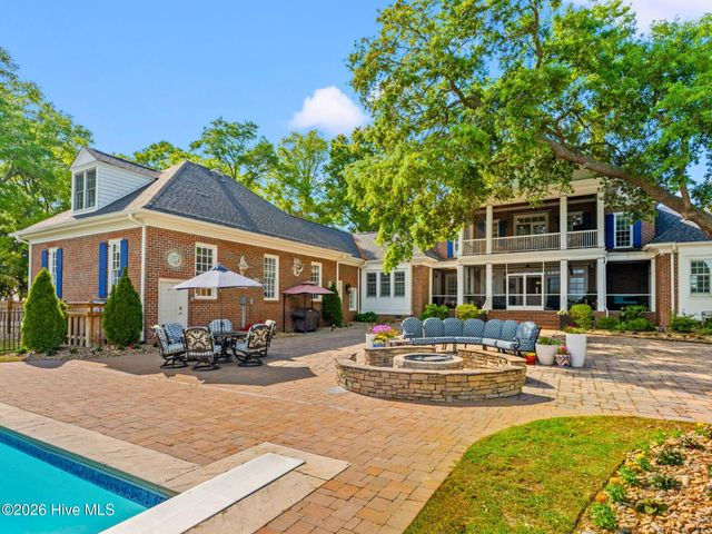 404 Shoreline Drive E, Sunset Beach, NC 28468