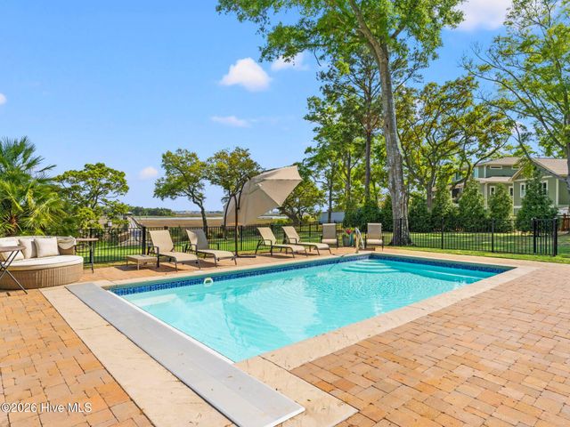 404 Shoreline Drive E, Sunset Beach, NC 28468