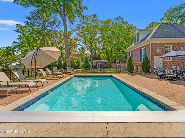 404 Shoreline Drive E, Sunset Beach, NC 28468