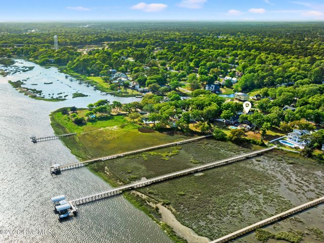 404 Shoreline Drive E, Sunset Beach, NC 28468