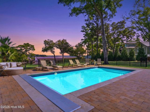404 Shoreline Drive E, Sunset Beach, NC 28468