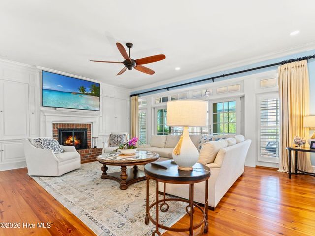 404 Shoreline Drive E, Sunset Beach, NC 28468