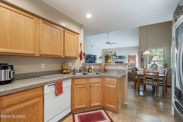 25 E Horizon Circle, Tucson, AZ 85737