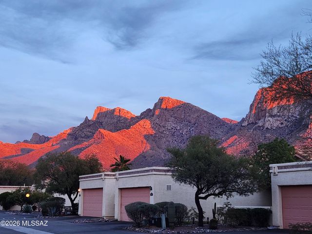 25 E Horizon Circle, Tucson, AZ 85737