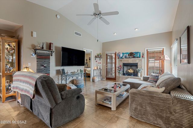 25 E Horizon Circle, Tucson, AZ 85737