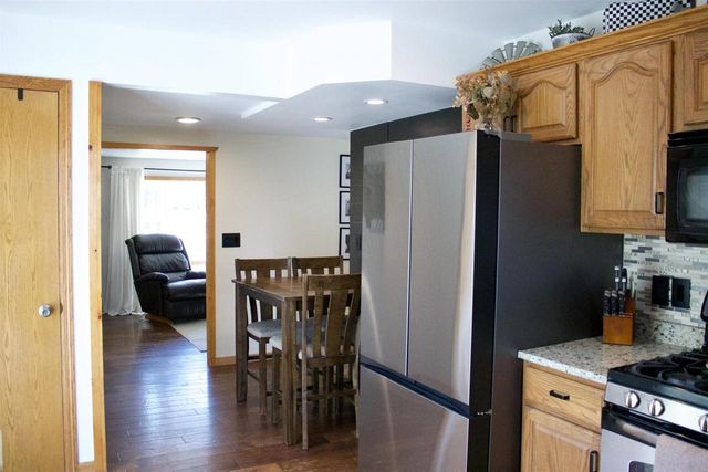 W6827 N EASTWOOD STREET, Van Dyne, WI 54979