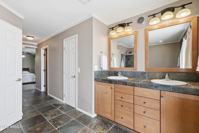 303 E MILADA Drive, Phoenix, AZ 85042