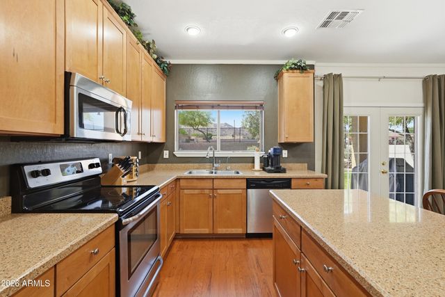 303 E MILADA Drive, Phoenix, AZ 85042