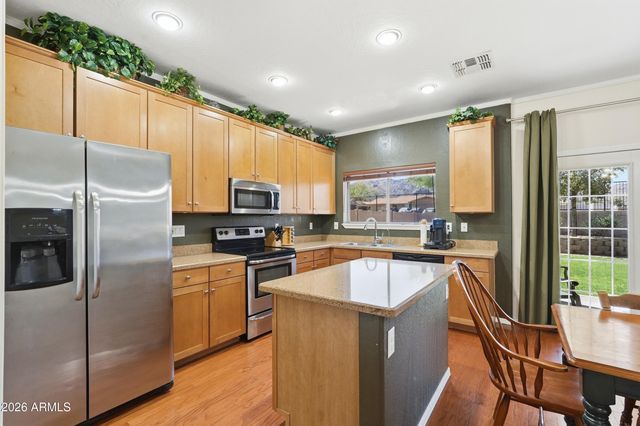 303 E MILADA Drive, Phoenix, AZ 85042