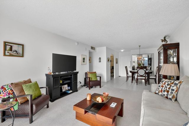 470 Executive Center Drive 4j, West Palm Beach, FL 33401